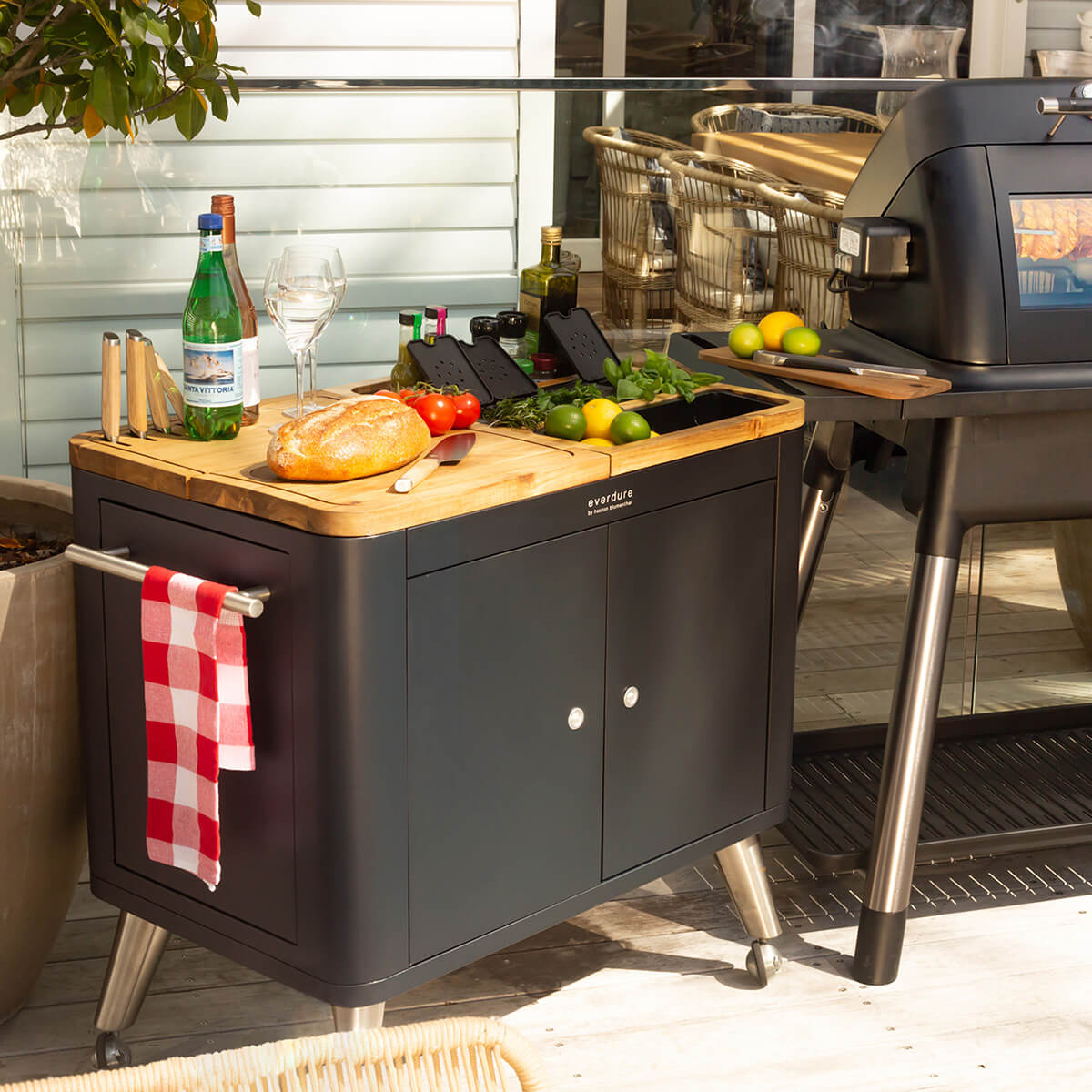 Everdure by Heston Blumenthal Mobile Outdoor Küche, schwarz