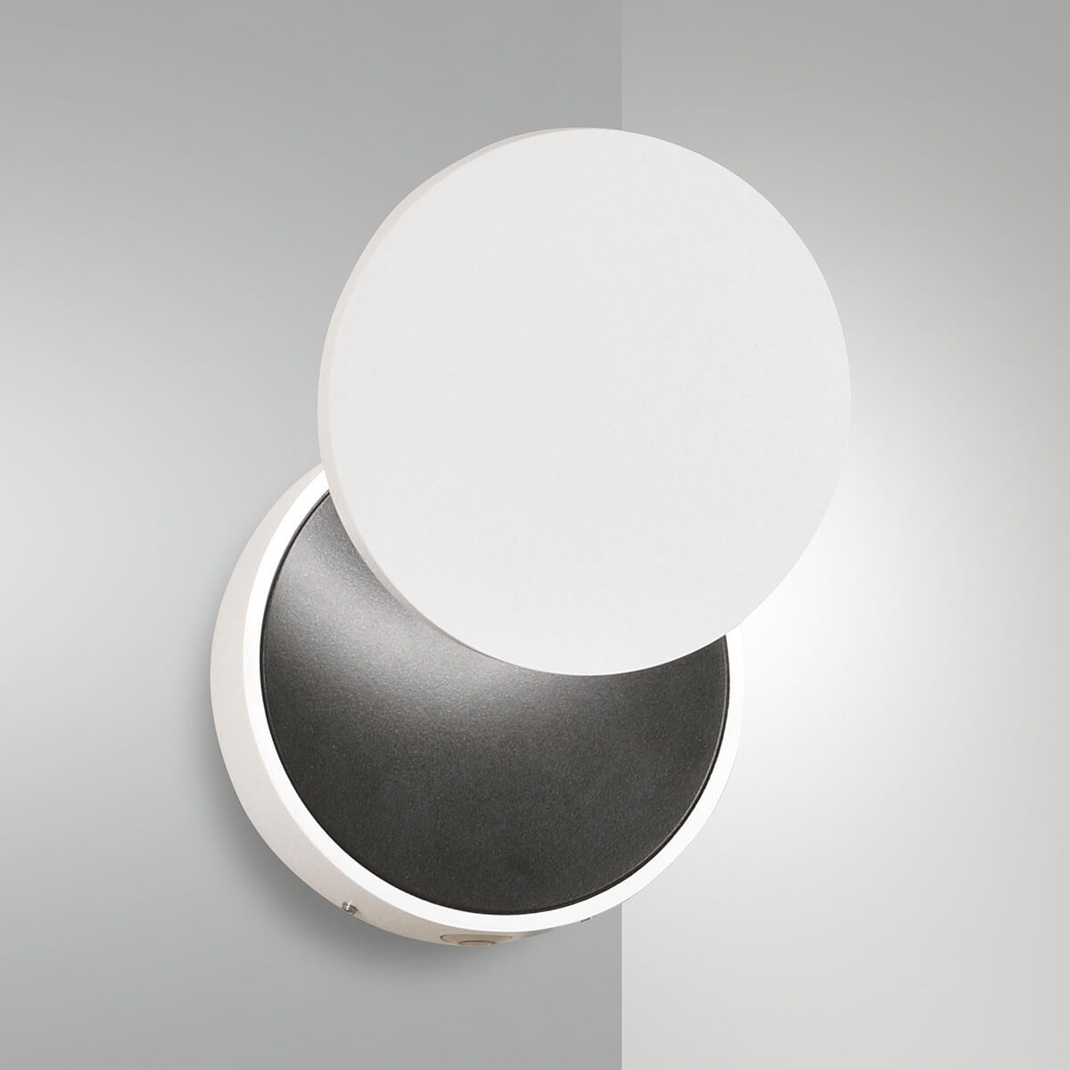 Ara LED Wandleuchte