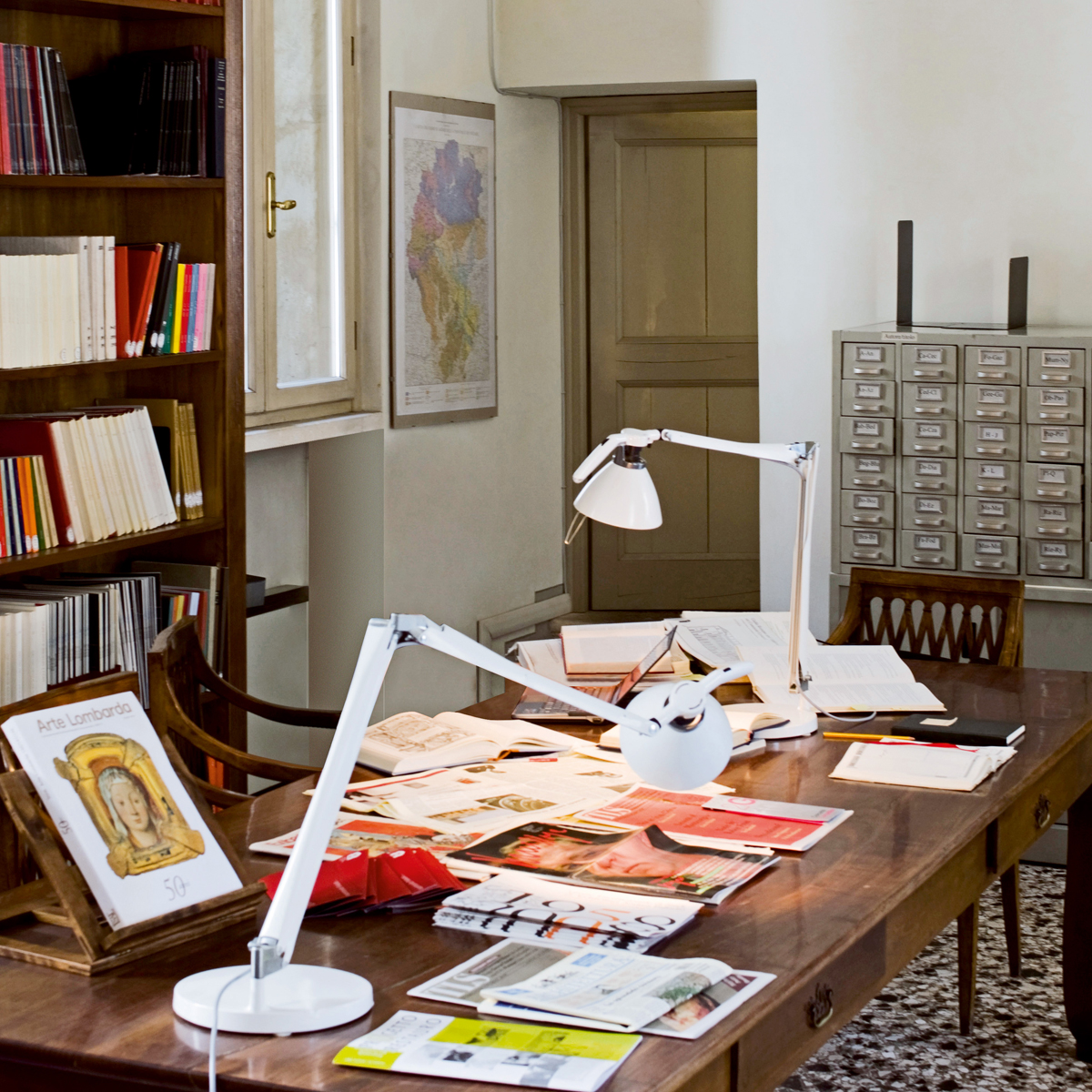 Luceplan Fortebraccio Tavolo mit Schalter, weiß