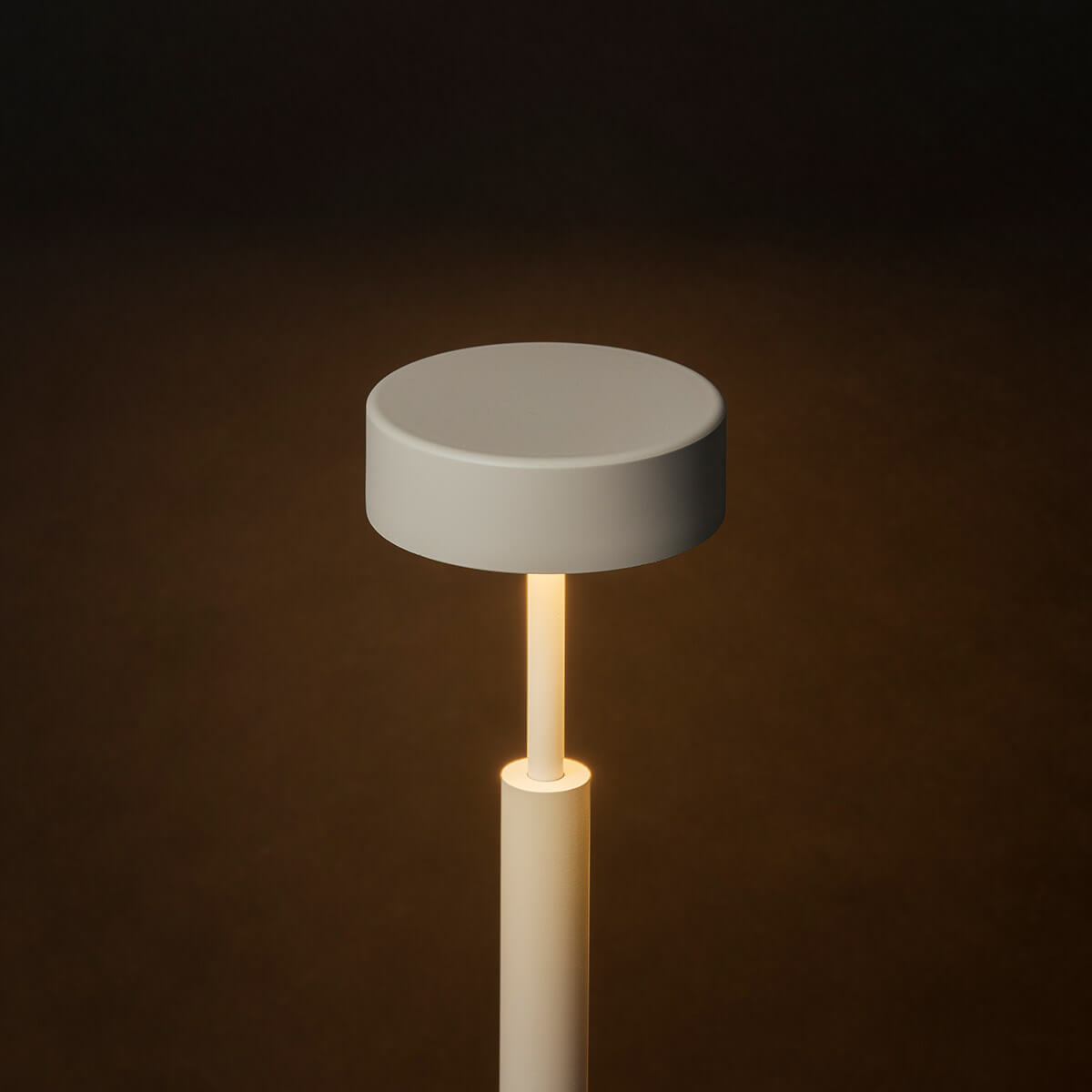 Milan Peak LED Stehleuchte, nerzfarben
