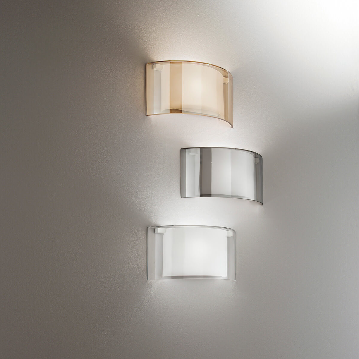 Fabas Luce Alide Wandleuchte, amber, grau transparent, transparent