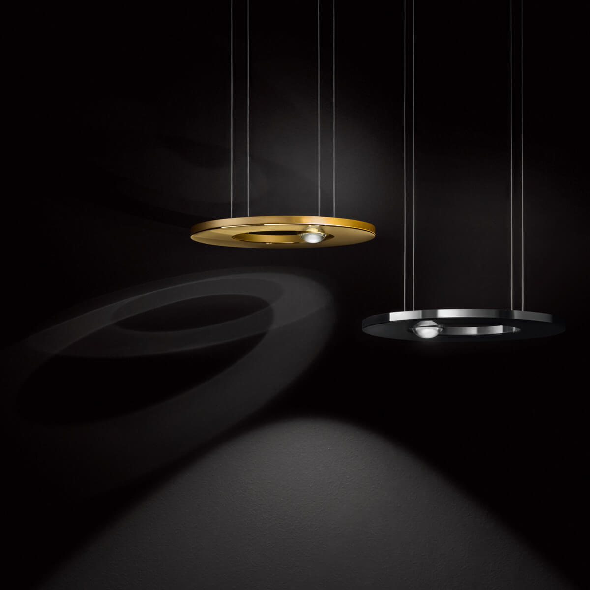 313-cini-nils-passepartout25-sopratavolo-led-pendelleuchte-1123-1125-gold-poliert-schwarz-emaillelackierung1200x1200 Cini & Nils Passepartout25 sopratavolo LED Pendelleuchte, mit Casambi, Gold poliert / matt und schwarz matt / Alu