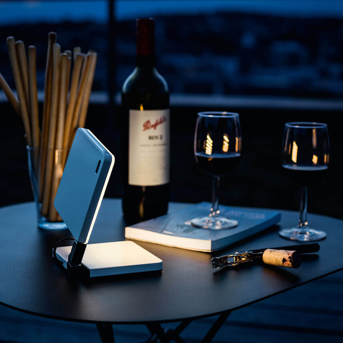 Nimbus Roxxane Fly CL LED Akkuleuchte, weiß (©Nimbus Group/Uwe Ditz)