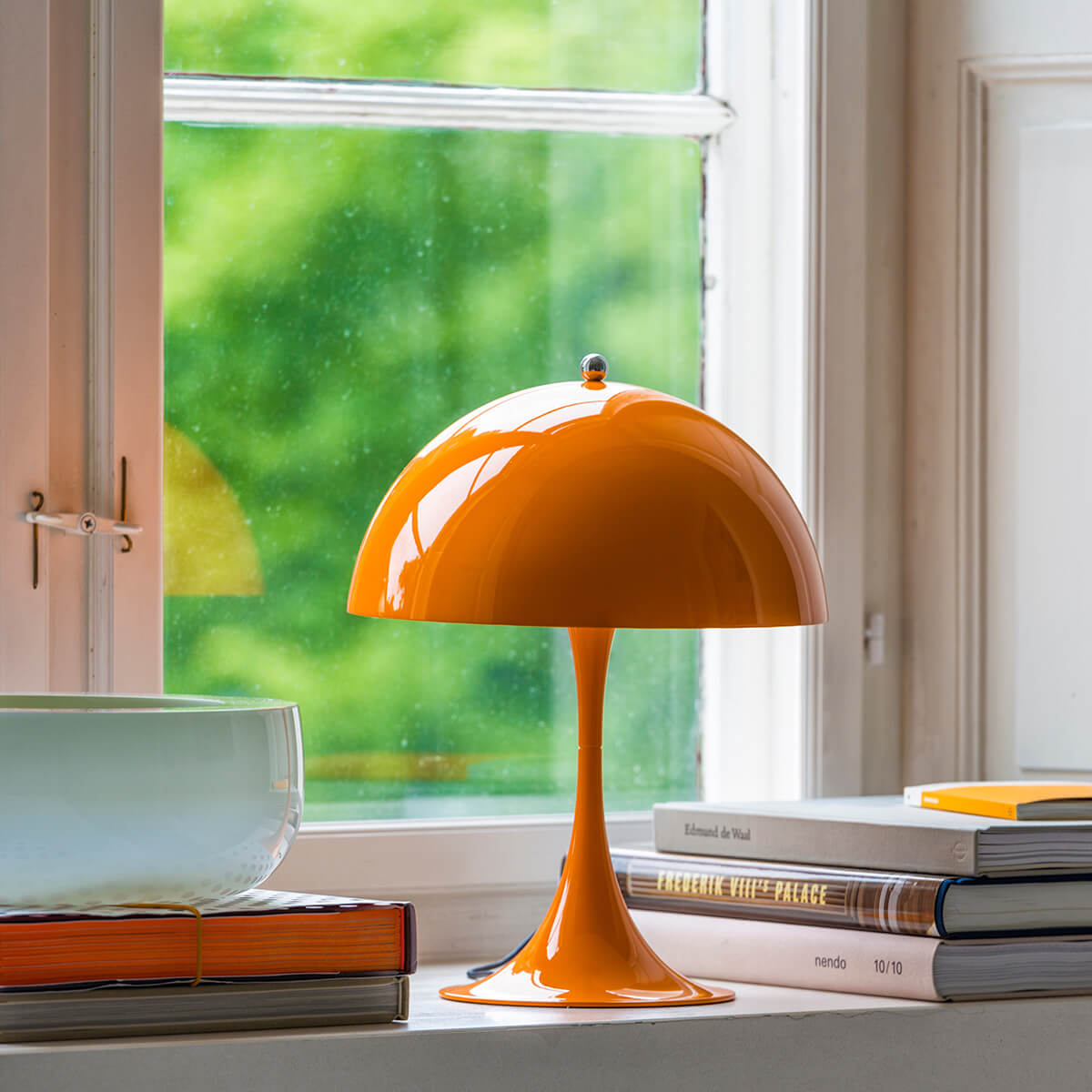 Louis Poulsen Panthella 250 LED Tischleuchte, orange – Design by Verner Panton