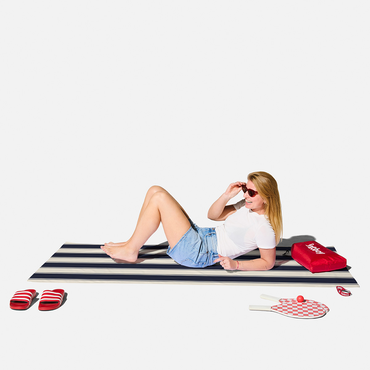 Fatboy Beach Baggy XL Strandtuch mit Kopfkissen, Stripe Navy (blau)