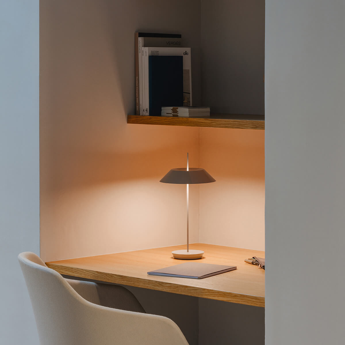 Vibia Mayfair Mini 5495 LED Akkuleuchte, grün
