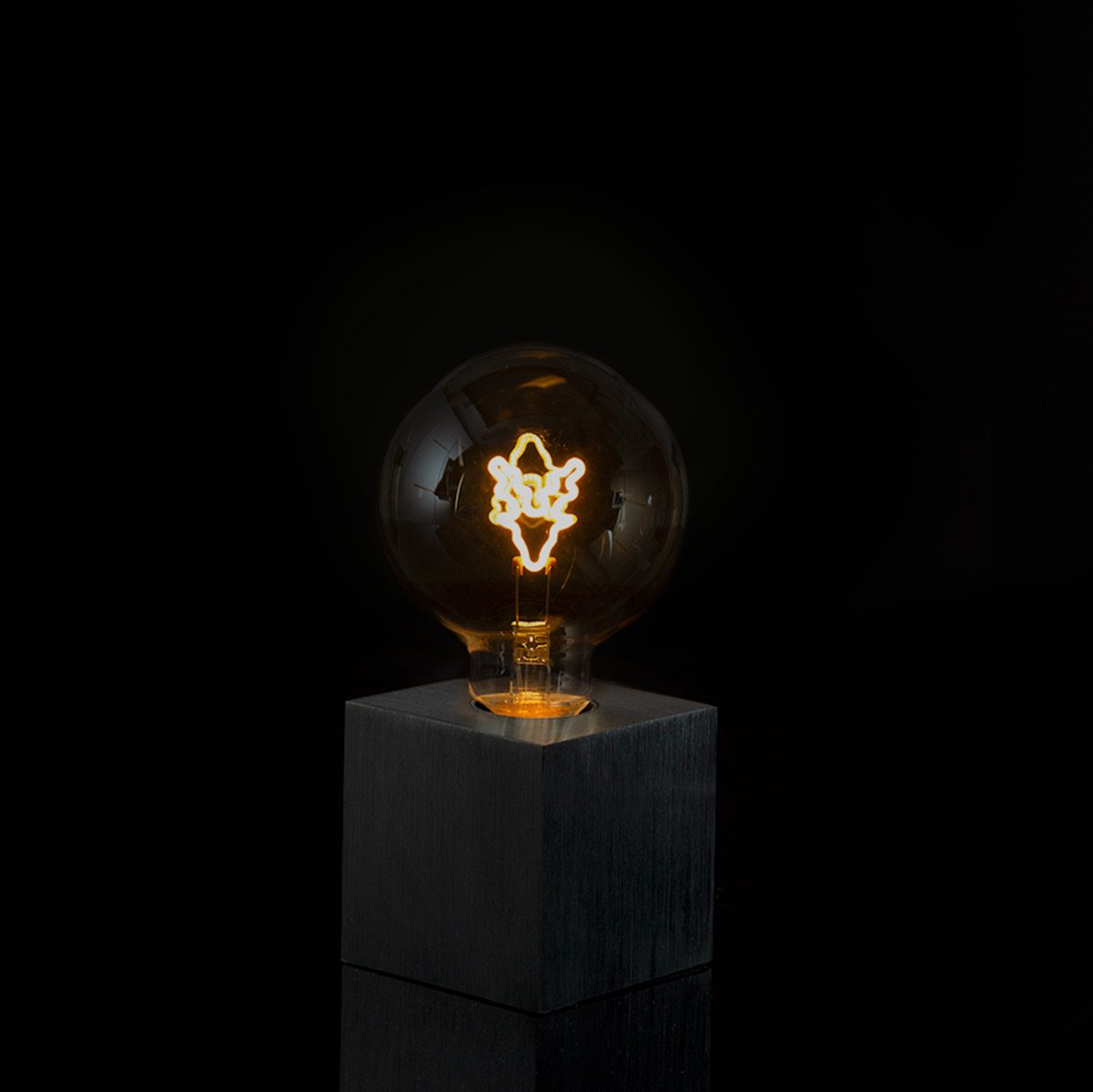 Sompex Cubic Tischleuchte schwarz, mit Motiv Leuchtmittel, Rentier (©Leuchtenland.com)