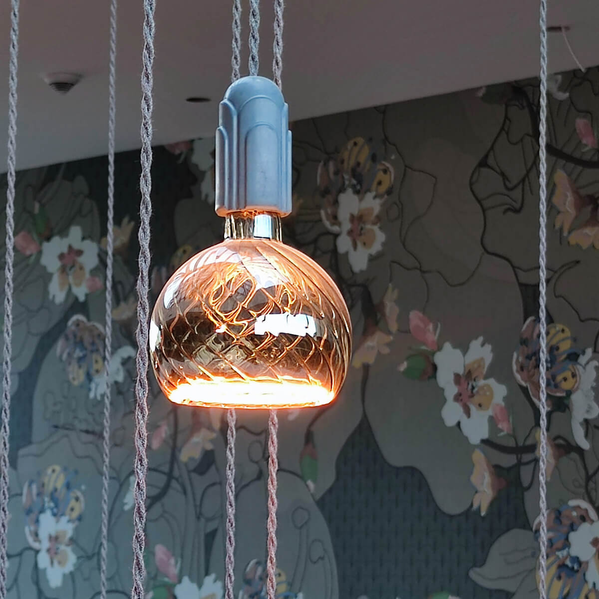 Segula LED Floating Globelampen twisted smokey grau, verschiedene Ausführungen