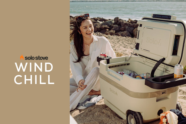 Solo Stove Windchill Kühlbox am Strand als mobile Kühlung für Outdoor, Camping und Garten