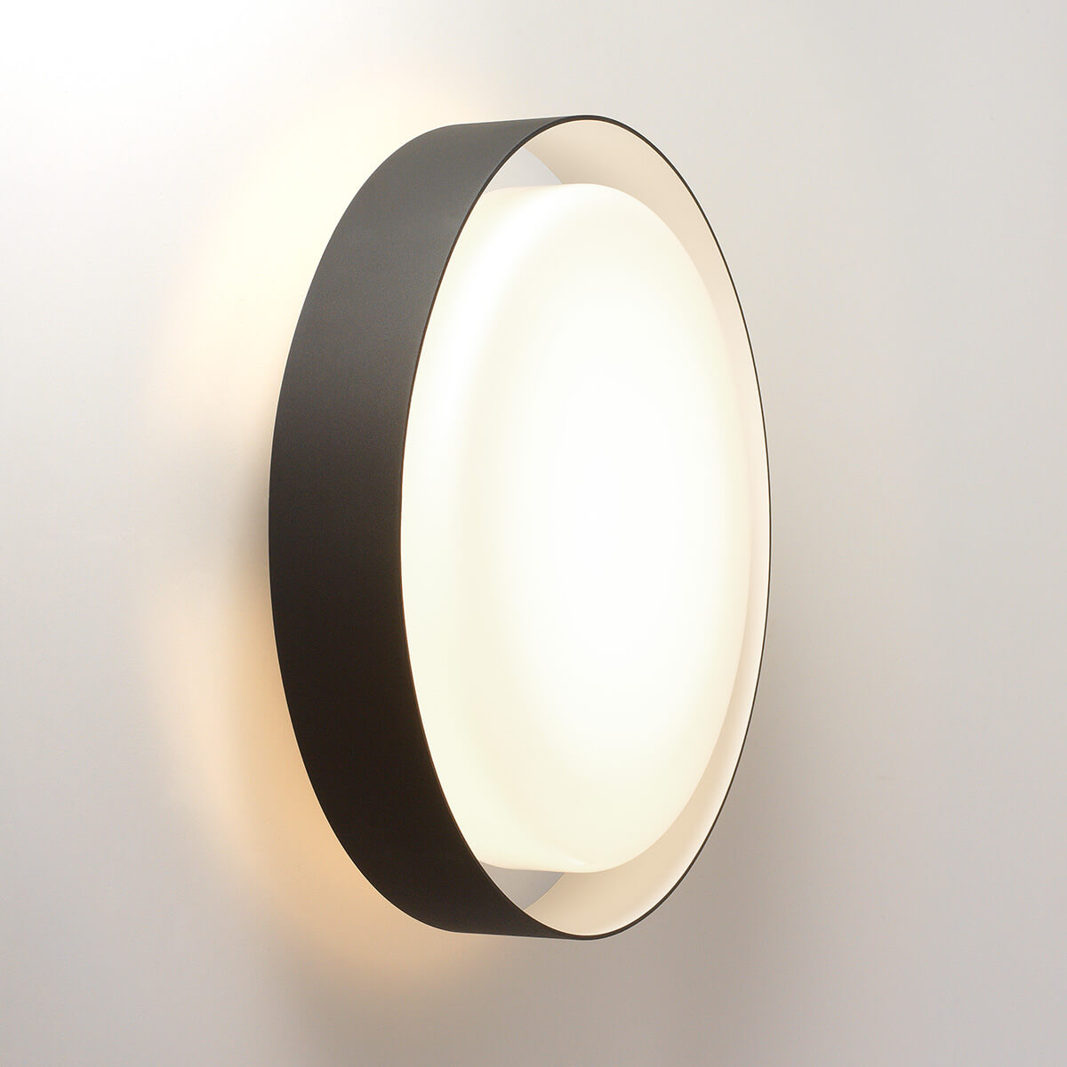 Marset Plaff-on! IP54 LED Wand- / Deckenleuchte, Ø: 50 cm, schwarz