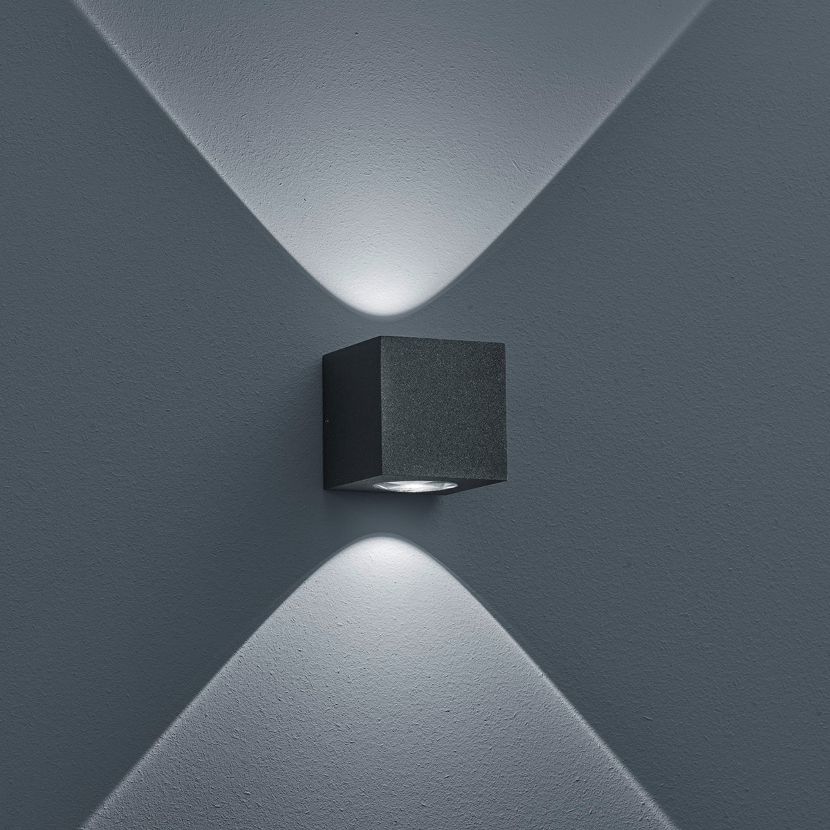 Helestra Peka LED Außenwandleuchte, graphit