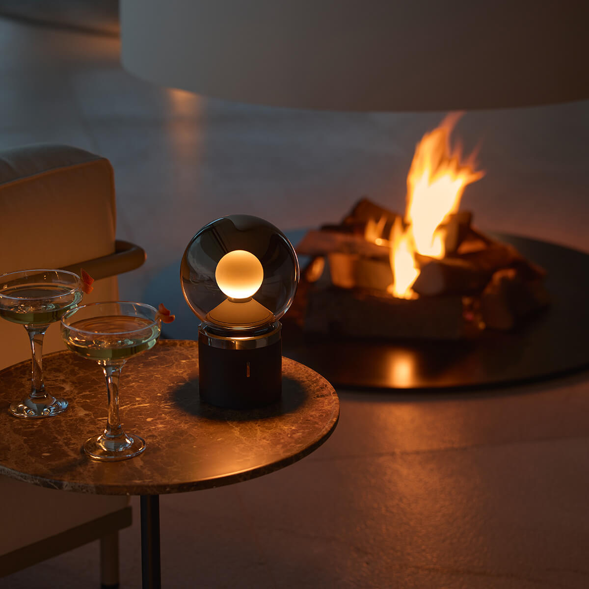 Occhio Luna pura LED Akkuleuchte, dark chrome