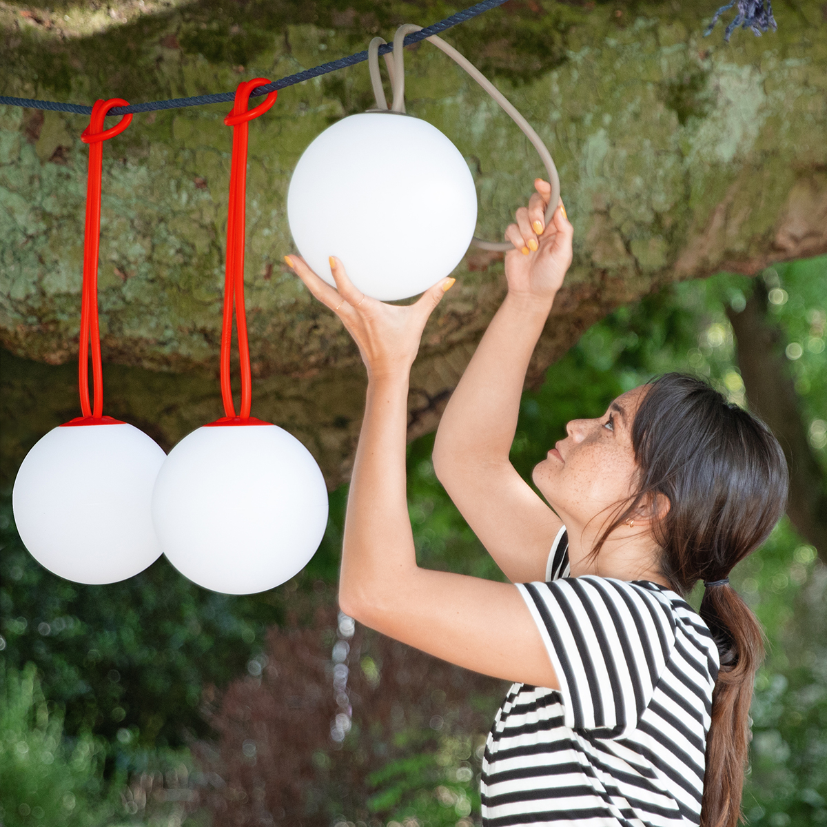 Fatboy Bolleke LED Akku-Pendelleuchte, rot und taupe