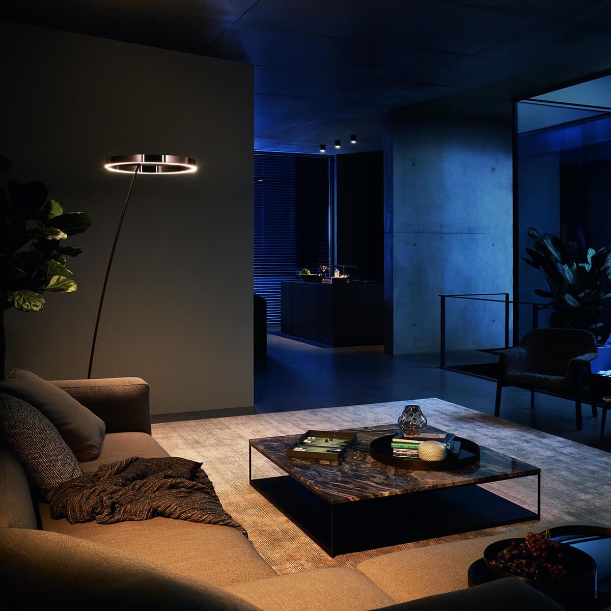 Occhio Mito raggio lusso Stehleuchte, scuro (black phantom / Marquina Marmor)