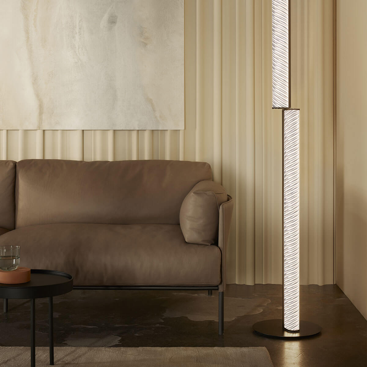 Slamp Modula Twisted LED Floor, schwarz / Plissé