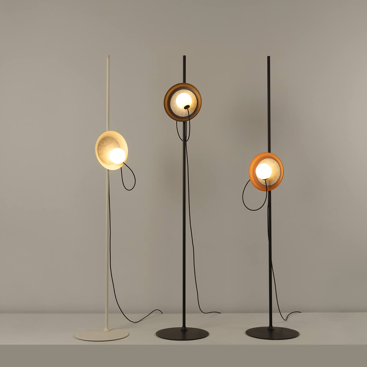 Milan Wire Stehleuchte, Ø: 24 cm, nerzfarben, anthrazitgrau und Kupfer / anthrazitgrau (v.l.n.r)