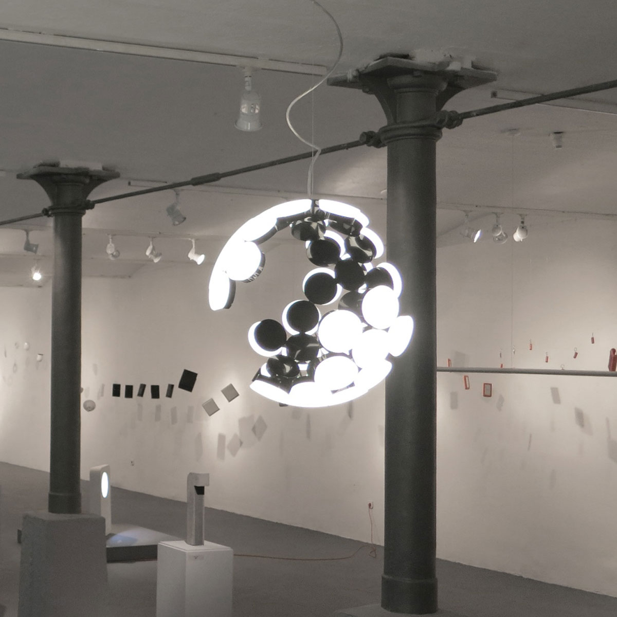 Artemide Design Scopas LED Sospensione App kompatibel, schwarz / weiß, Ambiente
