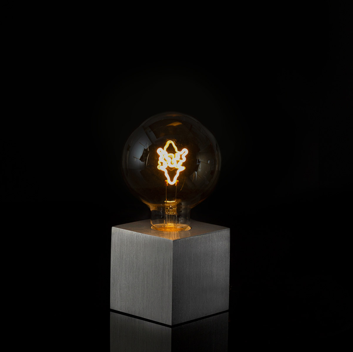 Sompex Cubic Tischleuchte mit Motiv Leuchtmittel, Rentier (©Leuchtenland.com)