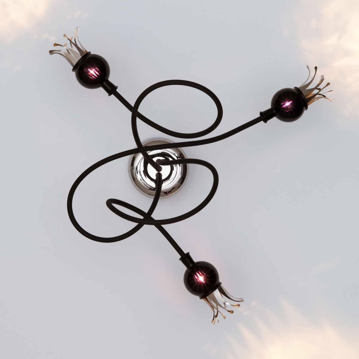 Serien Lighting Poppy Wall / Ceiling, 3-flg., Schirme: schwarz, Arme: schwarz