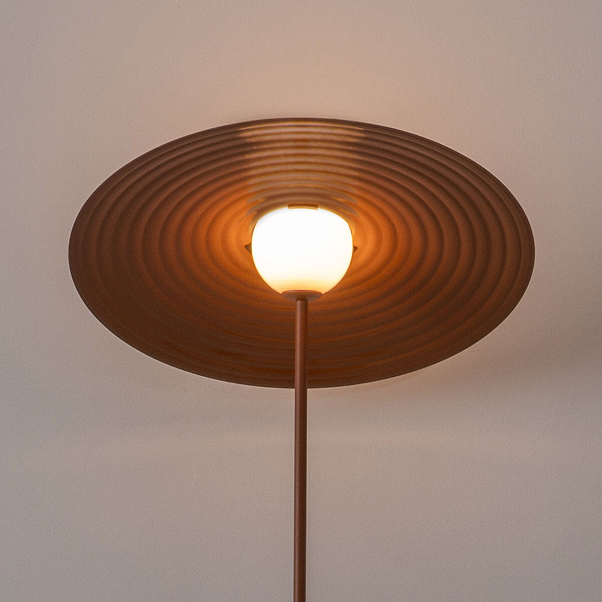 Milan Symphony Stehleuchte, Kupfer, Schirm: Ø 45 cm