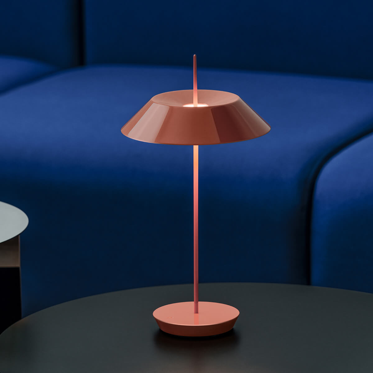 Vibia Mayfair Mini 5495 LED Akkuleuchte, dunkelrot