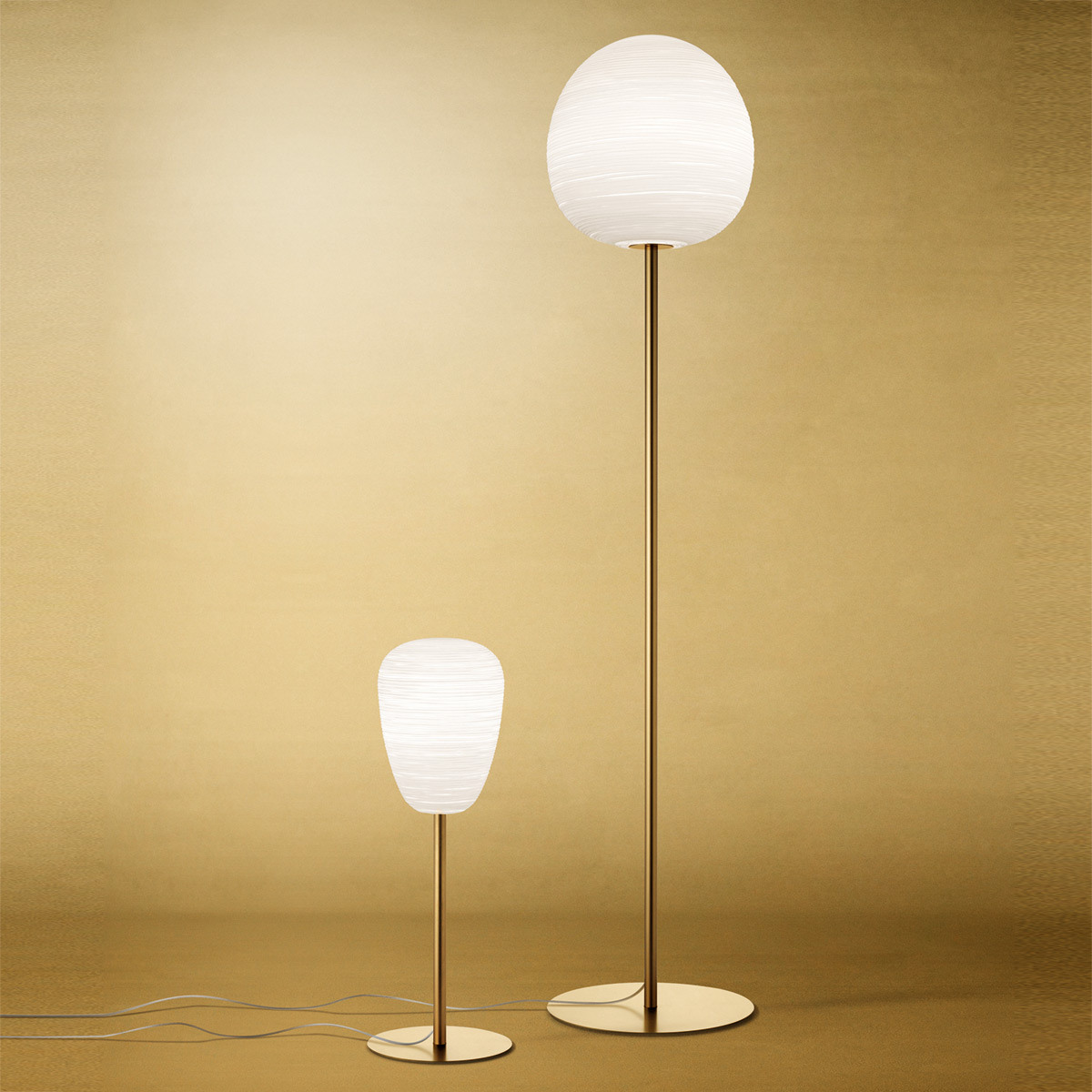 Foscarini Rituals XL Terra und Foscarini Rituals 1 Tavolo Alta, bianco/oro (weiß/Gold)