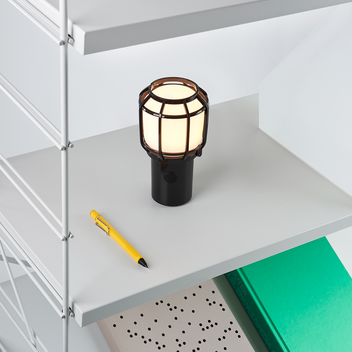 Marset Chispa LED Akkutisch- / Pendelleuchte, schwarz
