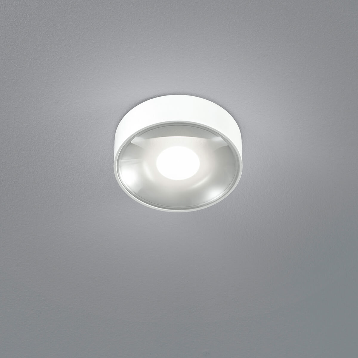 Helestra Posh LED Außendeckenleuchte, weiß matt