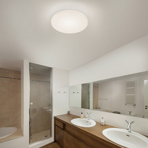 Helestra Kymo LED Deckenleuchte, Chrom / Opalglas weiß