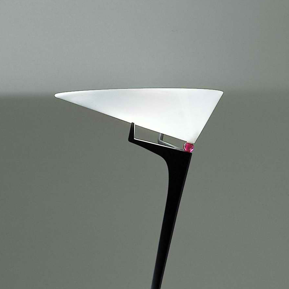 Artemide Montjuic Terra, schwarz / weiß, Detail