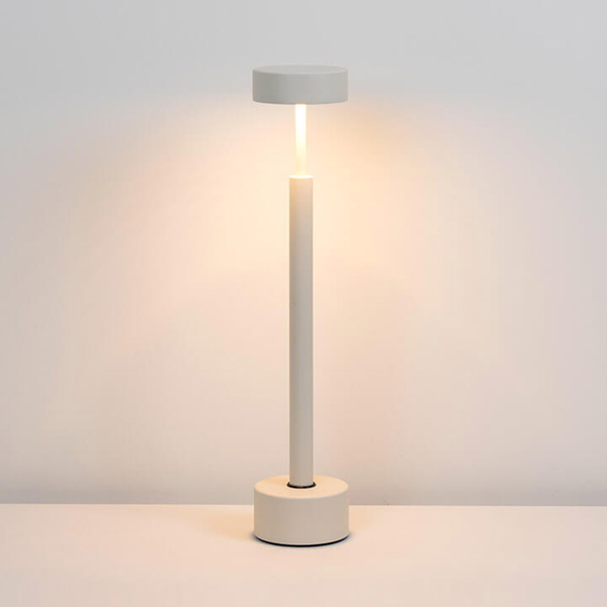 Milan Peak LED Tischleuchte, nerzfarben
