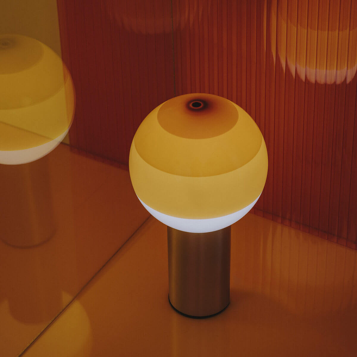 Marset Dipping Light Portable LED Akkuleuchte, Schirm: amber