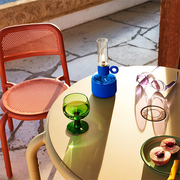 Fatboy Flamtastique XS Öllampe für drinnen & draußen: gemütliches Licht für den Gartentisch auf der Terrasse