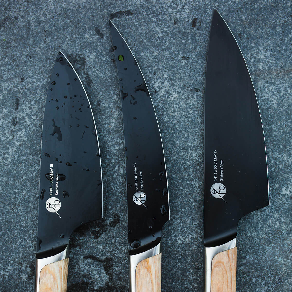 Everdure by heston blumenthal Ausbeinmesser, Stahl titanbeschichtet, inmitten der Everdure by heston blumenthal Kochmesser (separat erhältlich)