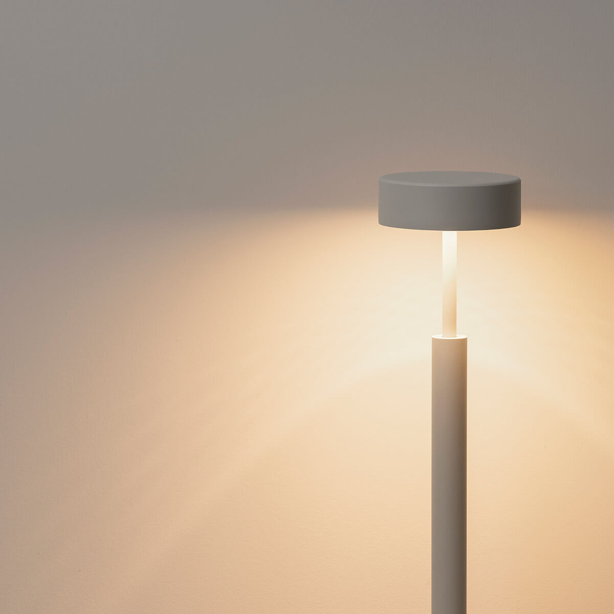 Milan Peak LED Stehleuchte, nerzfarben