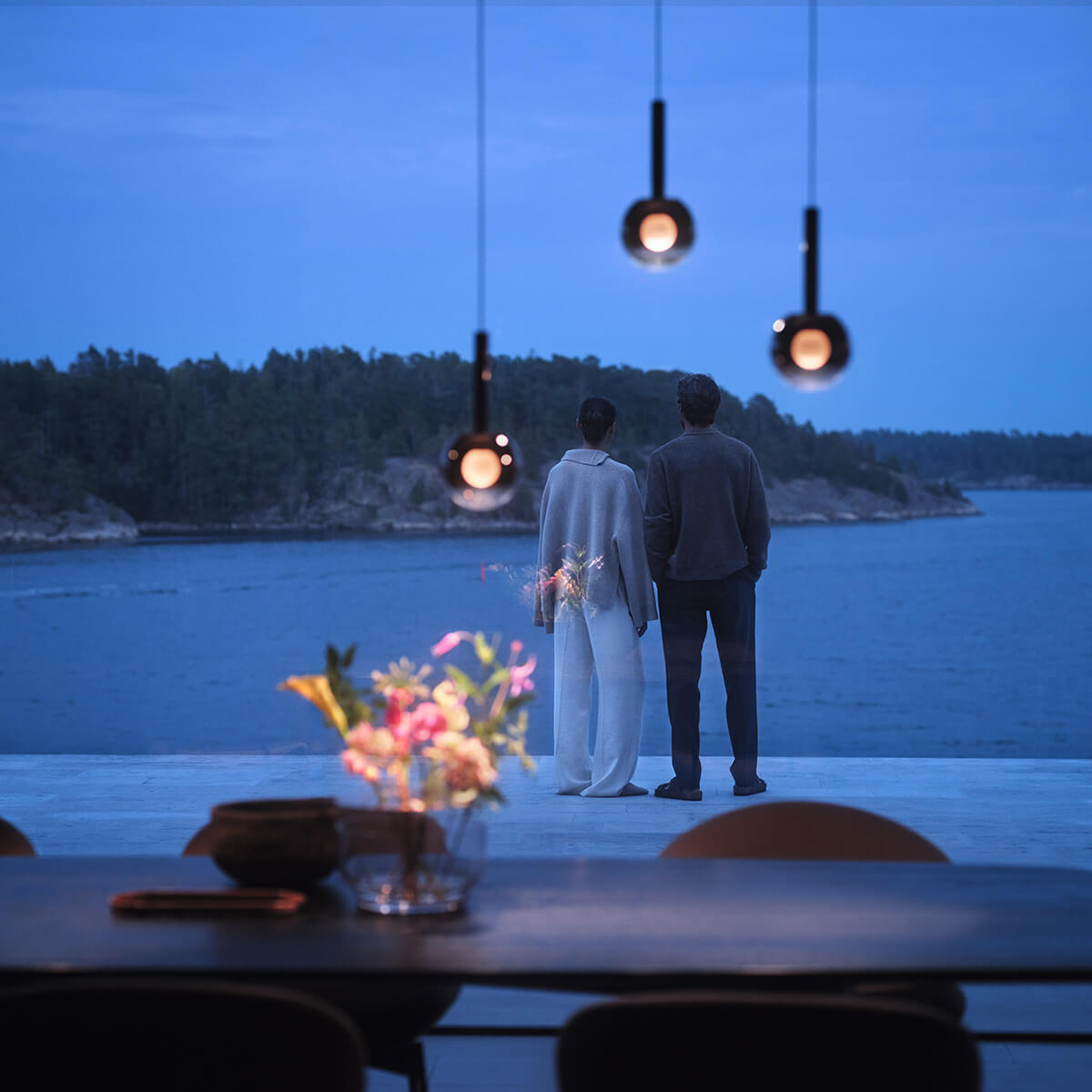 Occhio Luna sospeso up LED Pendelleuchte, Ø: 12,5 cm, Ø: 16 cm und Ø: 20 cm, dark chrome Occhio Luna sospeso up LED Pendelleuchte, Ø: 12,5 cm, Ø: 16 cm und Ø: 20 cm, dark chrome