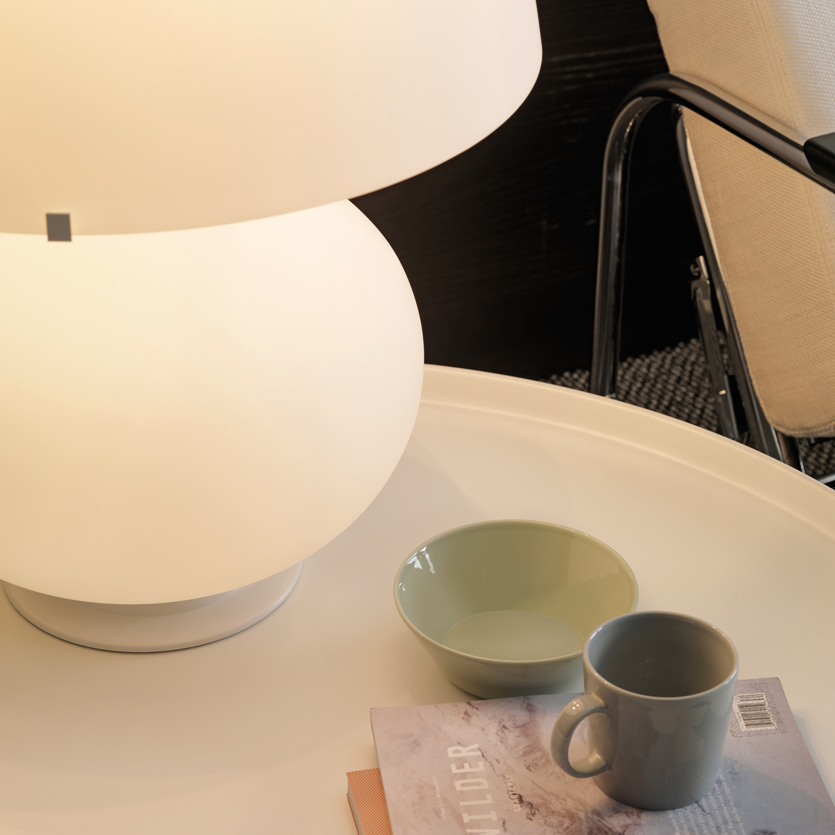 Fontana Arte Fontana Media Tischleuchte, Glas weiß satiniert