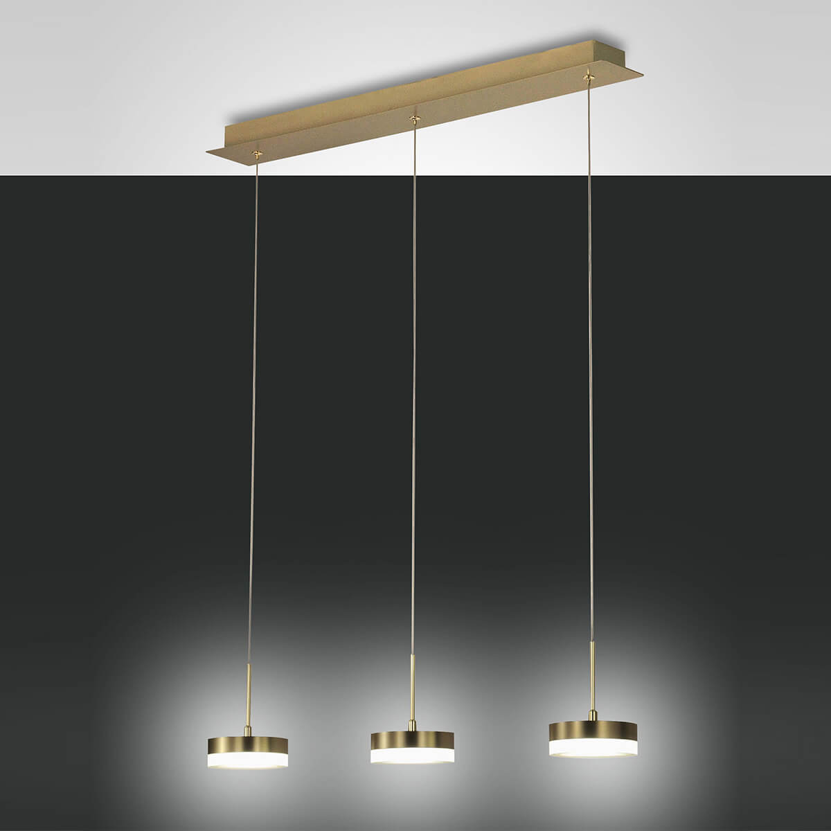 Fabas Luce Dunk LED Pendelleuchte, 3-flg., Messing satiniert