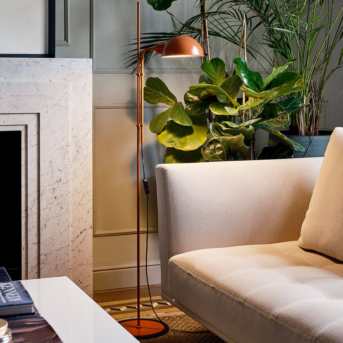 Marset Funiculí Stehleuchte, terrakotta