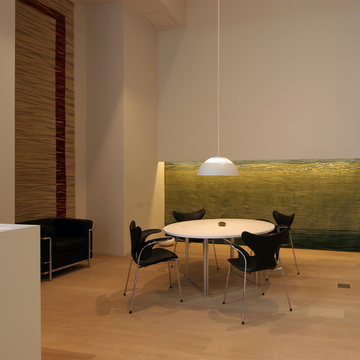 Louis Poulsen AJ Royal LED Pendelleuchte, Ø: 37 cm, weiß