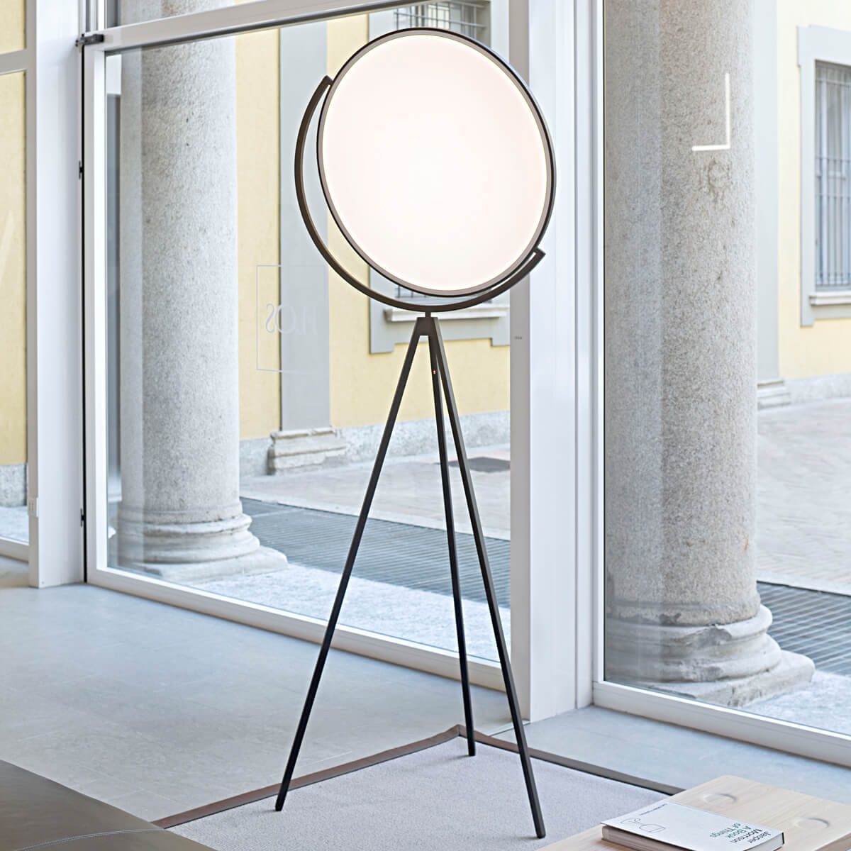 Flos Superloon LED Stehleuchte, schwarz