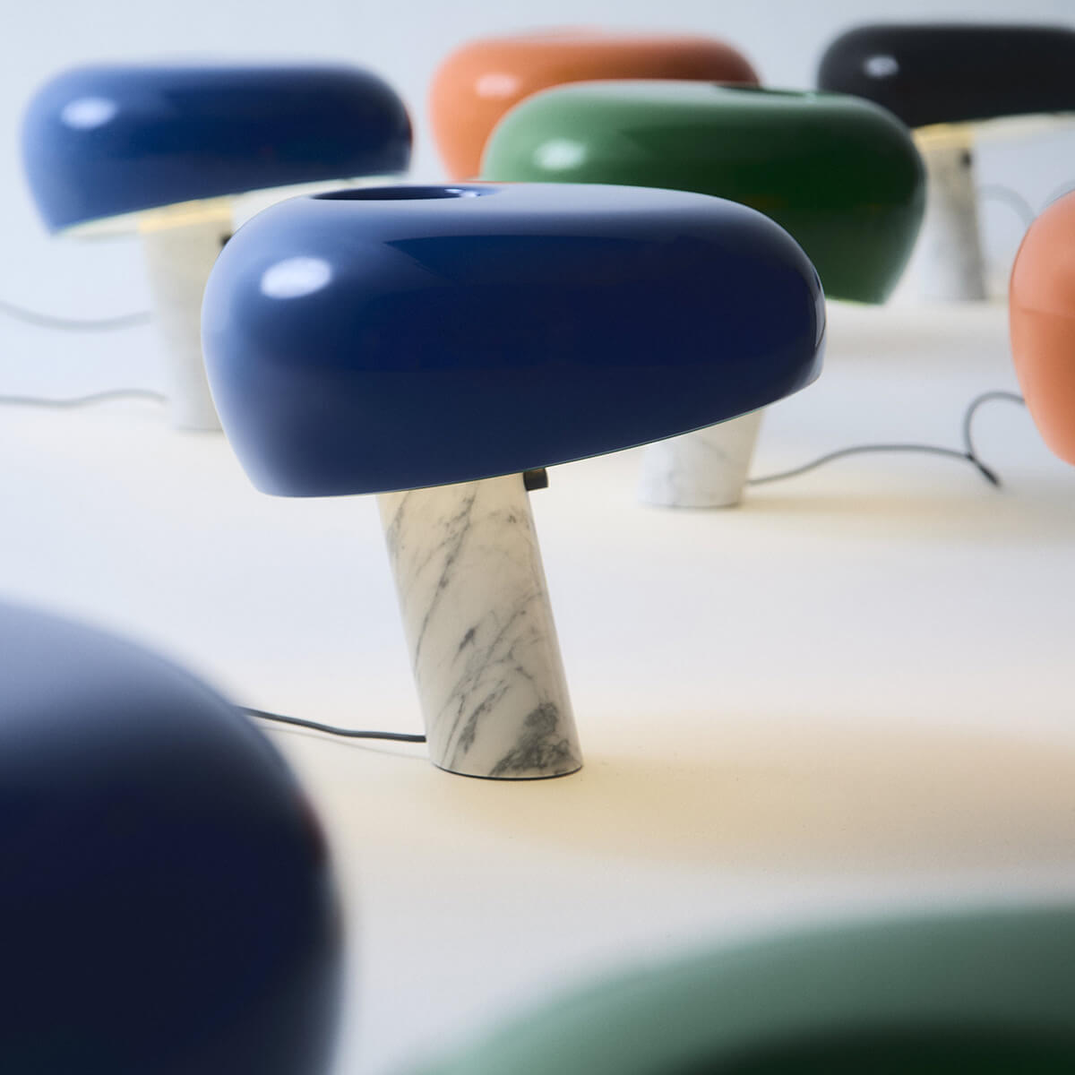 Flos Snoopy Tischleuchte, verschiedene Ausführungen (©Alecio Ferrari)