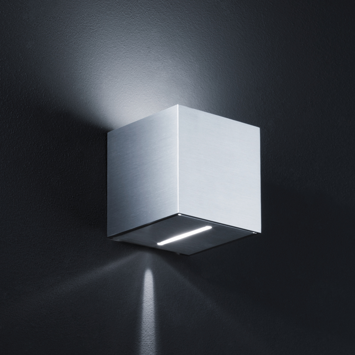 Helestra Siri Wandleuchte, Aluminium matt, mit Helestra Siri Metallscheibe (Schlitz) (als Zubehör erhältlich)