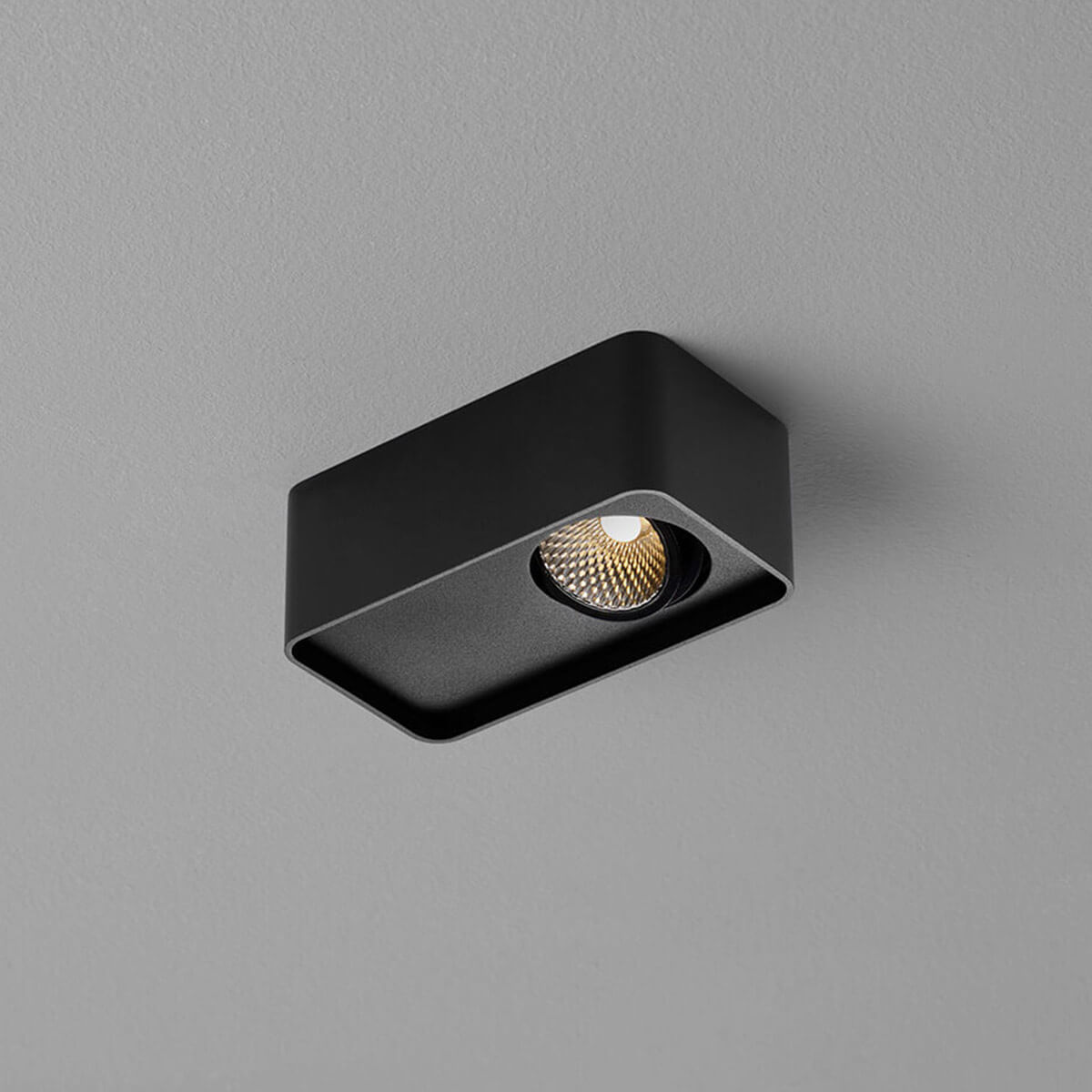 Helestra Cas LED Deckenleuchte, 1-flg., schwarz matt
