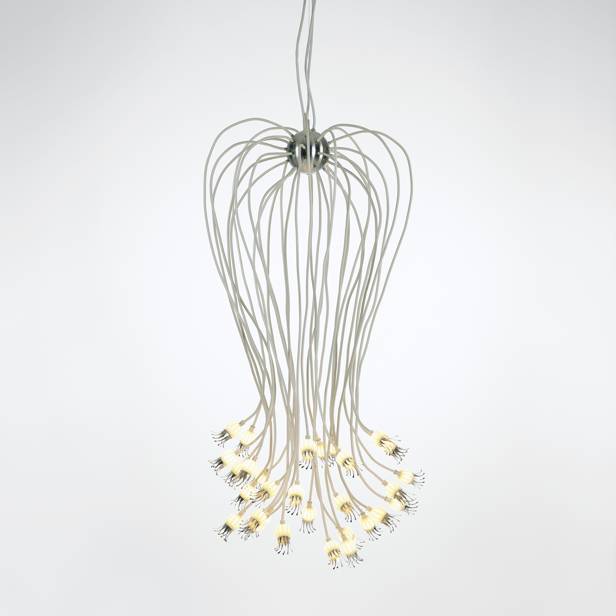 Serien.lighting Poppy Suspension Pendelleuchte, Schirme: Keramik, Arme: beige