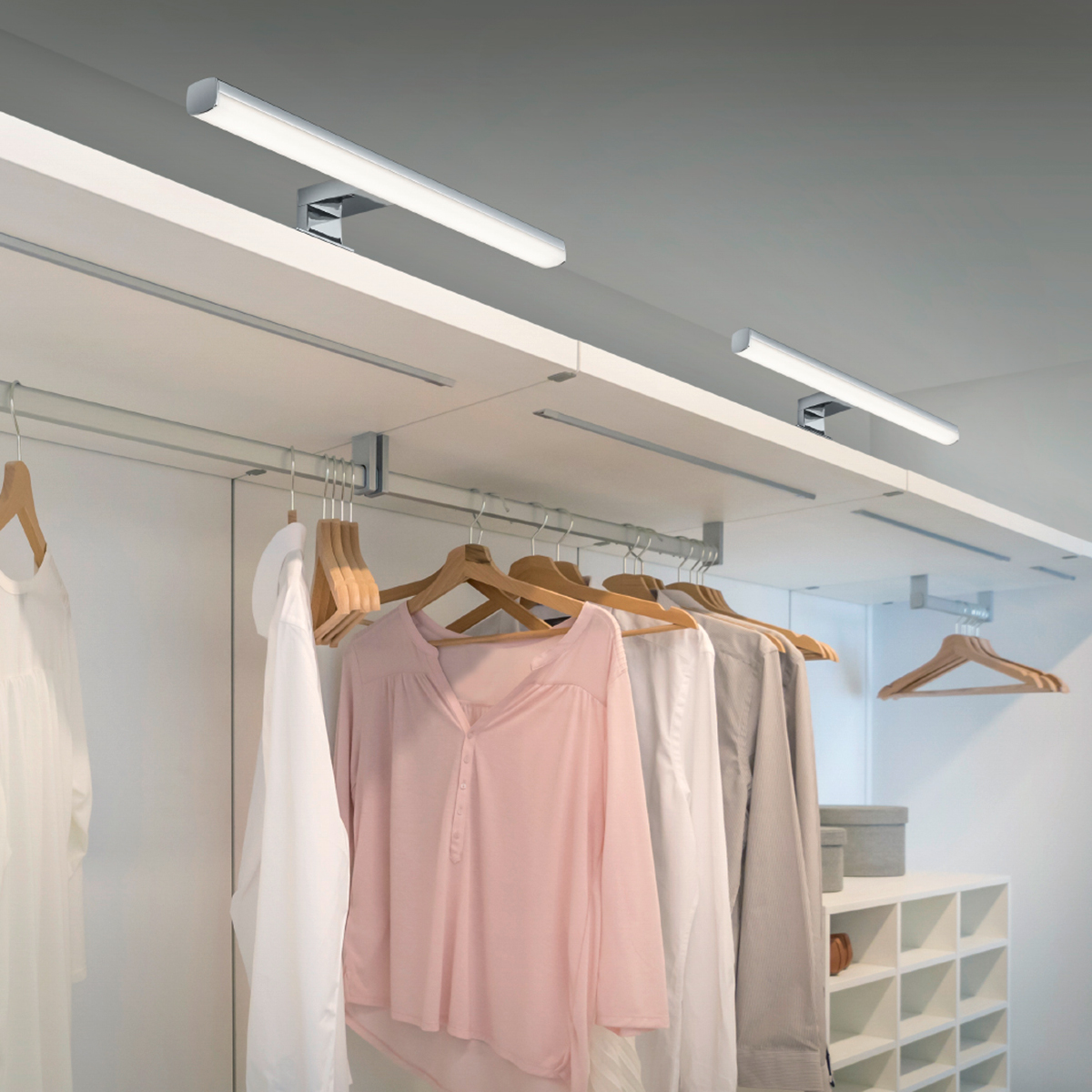 Helestra Gaia Wandleuchte, Länge: 49 cm, Chrom (Möbelmontage)