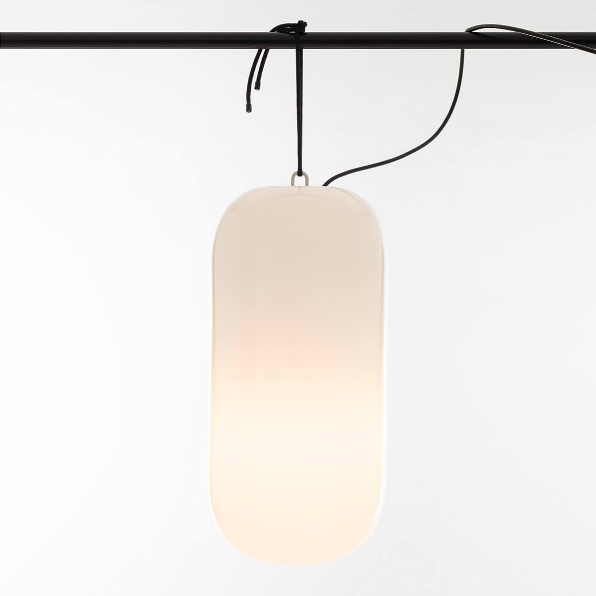 Artemide Outdoor Gople Outdoor Außenleuchte mit Rope-Aufhängung, weiß Gople Outdoor Außenleuchte mit Rope-Aufhängung