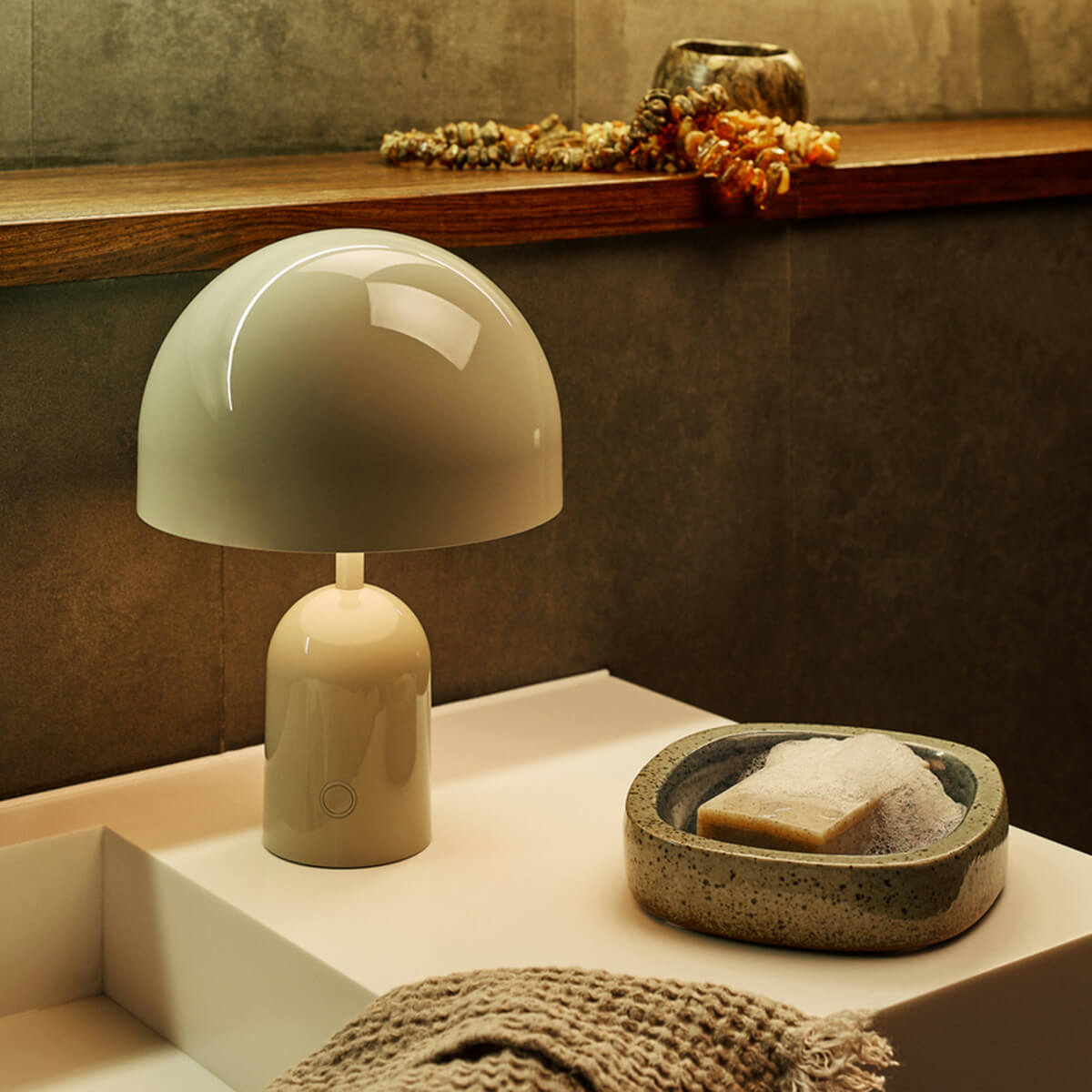 Tom Dixon Bell Portable LED Akkuleuchte, grau glänzend