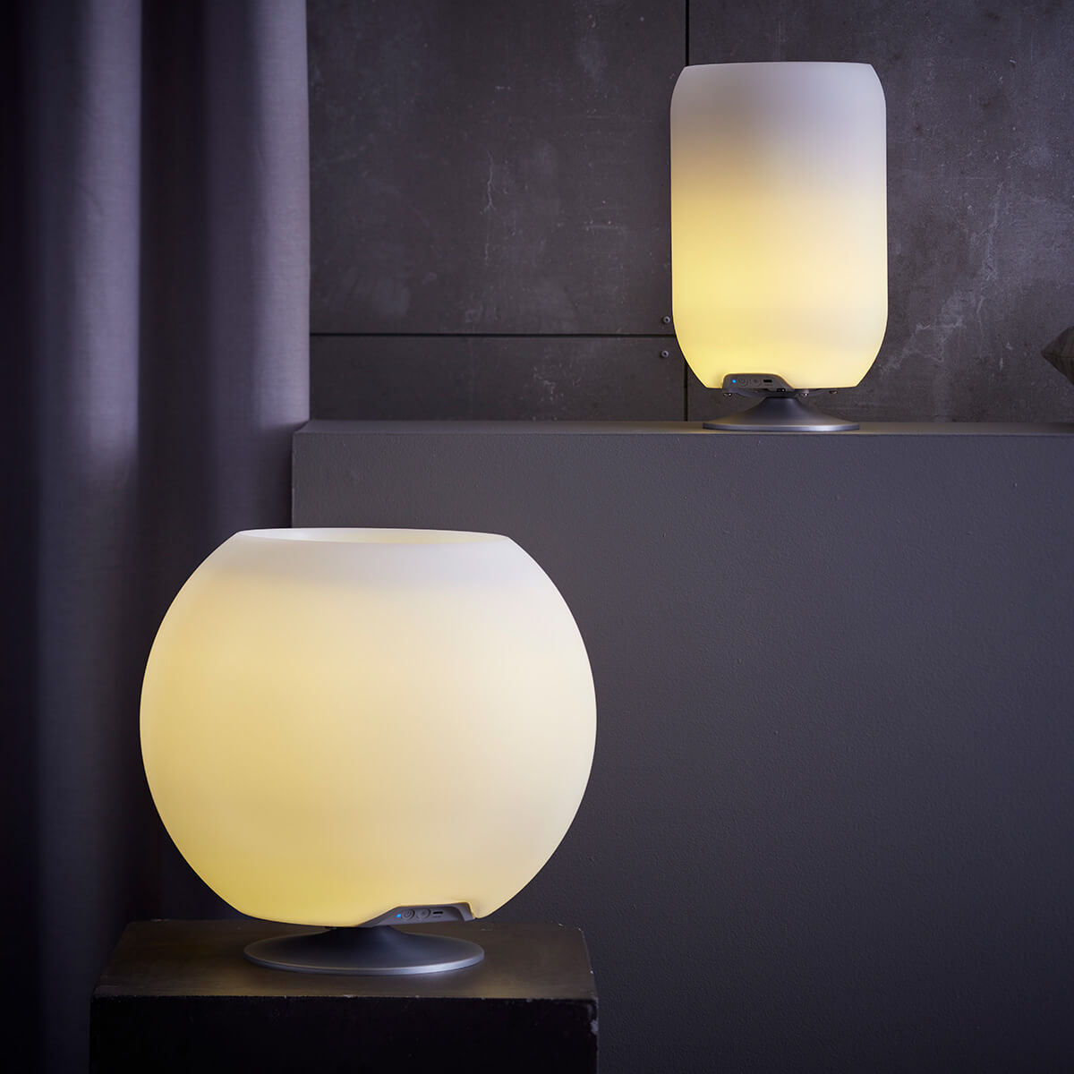 Kooduu Sphere LED Akkuleuchte, Bluetooth Lautsprecher & Weinkühler und Atmos LED Akkuleuchte, Bluetooth Lautsprecher & Weinkühler, Aluminium gebürstet
