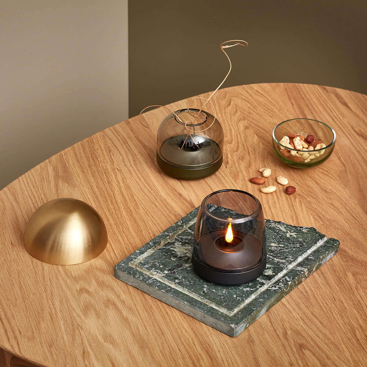 Kooduu Glow 10 Windlicht, rauchgrau, mit Kooduu Shine LED-Kerze (als Zubehör erhältlich)